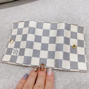 Authentic LOUIS VUITTON 4 KEYS KEYBAG